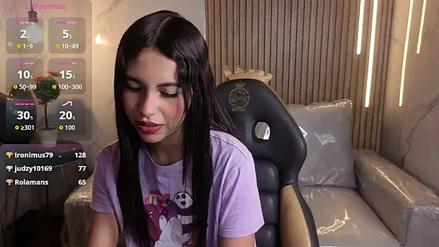 Snapshot of Perla_lovely_ chatting on 05/12/26, 12:24 Perla lovely online show from 05/12/26, 12:24