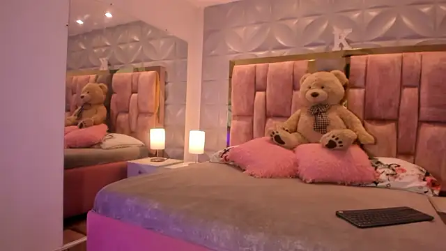 Snapshot of Paris_Velvet chatting on 02/11/26, 09:53 Paris Velvet online show from 02/11/26, 09:53