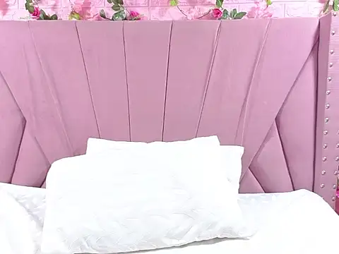 Snapshot of EmberCooper_ chatting on 03/21/26, 08:19 EmberCooper online show from 03/21/26, 08:19