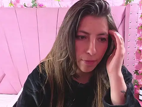 Snapshot of EmberCooper_ chatting on 04/11/26, 07:45 EmberCooper online show from 04/11/26, 07:45