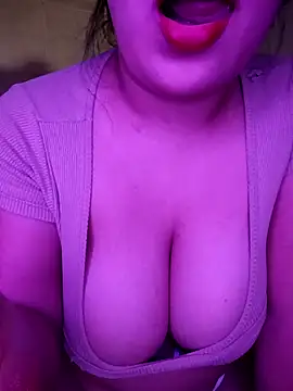 Snapshot of soylula884 chatting on 03/20/26, 02:33 soylula884 online show from 03/20/26, 02:33