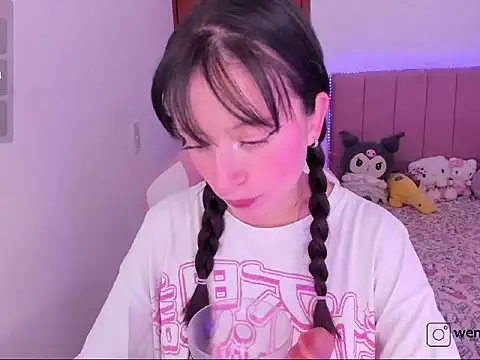 Snapshot of wenn_ chatting on 03/20/26, 01:43 wenn online show from 03/20/26, 01:43