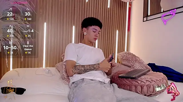 Snapshot of David_Banks_ chatting on 03/09/26, 12:20 David Banks online show from 03/09/26, 12:20