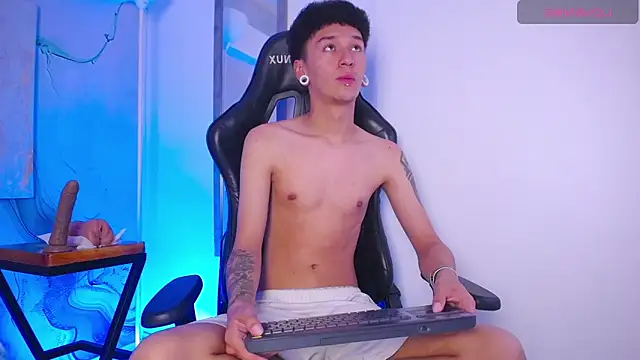 Snapshot of David_Banks_ chatting on 03/13/26, 02:23 David Banks online show from 03/13/26, 02:23