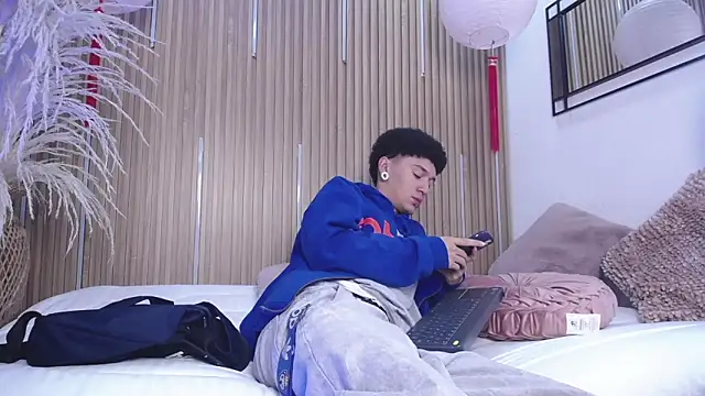 Snapshot of David_Banks_ chatting on 03/21/26, 12:21 David Banks online show from 03/21/26, 12:21