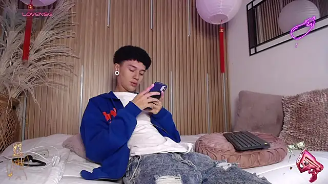 Snapshot of David_Banks_ chatting on 04/01/26, 12:39 David Banks online show from 04/01/26, 12:39