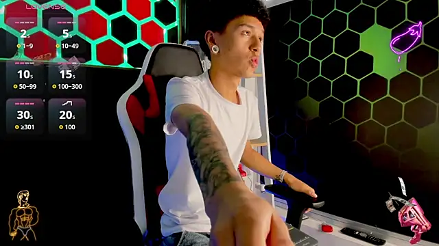 Snapshot of David_Banks_ chatting on 04/02/26, 12:36 David Banks online show from 04/02/26, 12:36