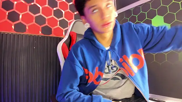 Snapshot of David_Banks_ chatting on 04/07/26, 12:27 David Banks online show from 04/07/26, 12:27