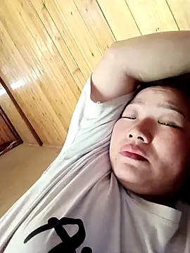 Snapshot of quynhbupbe11 chatting on 02/07/26, 05:11 quynhbupbe11 online show from 02/07/26, 05:11