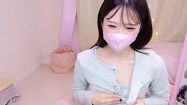 Snapshot of _MIYUnya chatting on 04/11/26, 01:10 MIYUnya online show from 04/11/26, 01:10