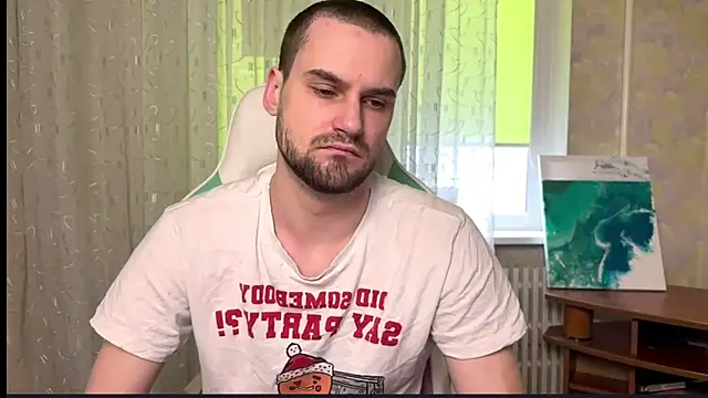 Snapshot of Cari__ chatting on 02/14/26, 08:00 Cari online show from 02/14/26, 08:00