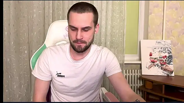 Snapshot of Cari__ chatting on 02/24/26, 07:01 Cari online show from 02/24/26, 07:01