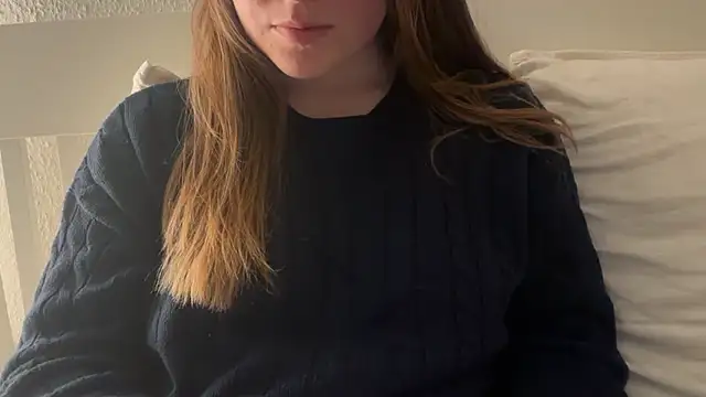 Snapshot of Lucyschickt chatting on 03/04/26, 06:03 Lucyschickt online show from 03/04/26, 06:03