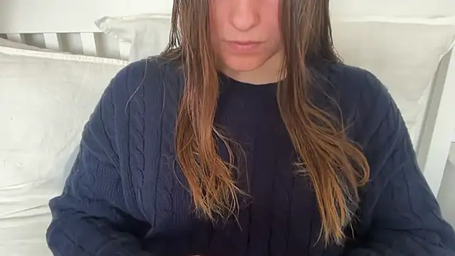 Snapshot of Lucyschickt chatting on 03/11/26, 08:53 Lucyschickt online show from 03/11/26, 08:53