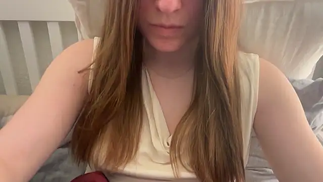 Snapshot of Lucyschickt chatting on 03/14/26, 06:46 Lucyschickt online show from 03/14/26, 06:46