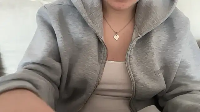 Snapshot of Lucyschickt chatting on 03/20/26, 07:57 Lucyschickt online show from 03/20/26, 07:57