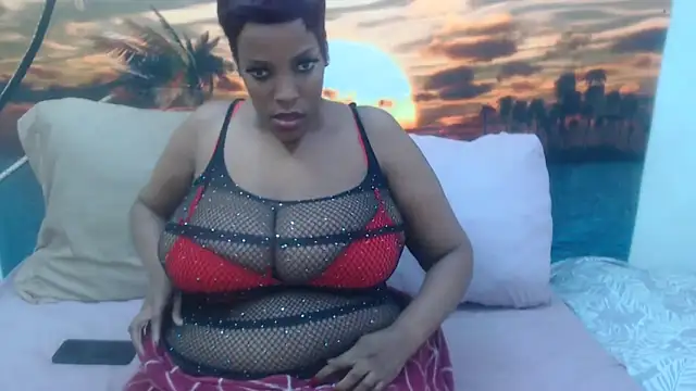 Snapshot of ThickandTallXX chatting on 05/07/26, 07:41 ThickandTallXX online show from 05/07/26, 07:41