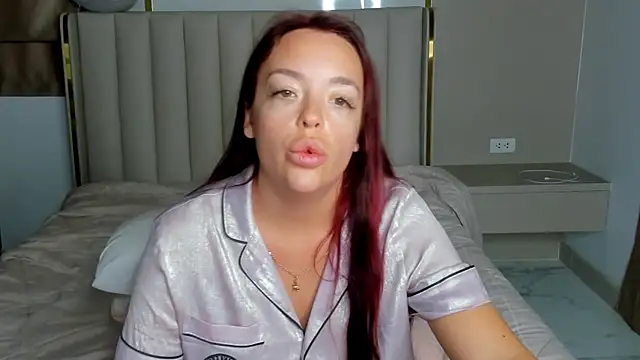Snapshot of stellaa_quenn chatting on 05/22/26, 12:07 stellaa quenn online show from 05/22/26, 12:07