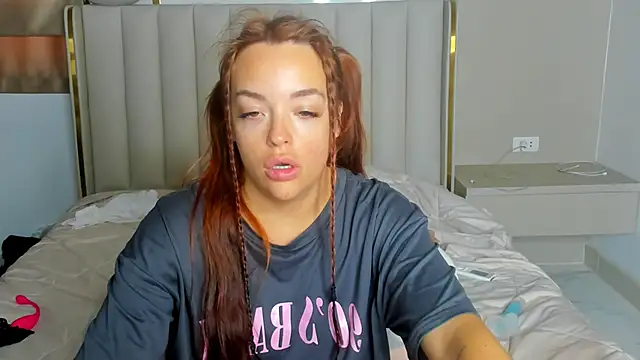 Snapshot of stellaa_quenn chatting on 06/05/26, 06:52 stellaa quenn online show from 06/05/26, 06:52