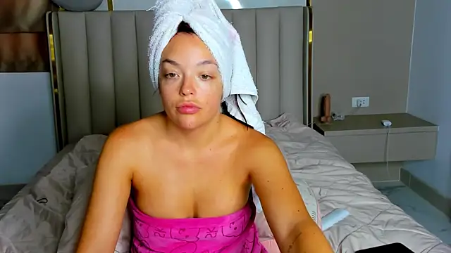 Snapshot of stellaa_quenn chatting on 07/02/26, 03:45 stellaa quenn online show from 07/02/26, 03:45