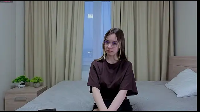 Snapshot of alorenna chatting on 03/17/26, 03:15 alorenna online show from 03/17/26, 03:15