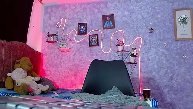 Everlin  Hot  online show from 02/07/26, 11:14