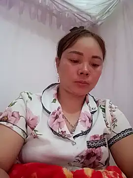 Snapshot of neyney110 chatting on 02/24/26, 11:52 neyney110 online show from 02/24/26, 11:52