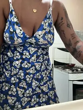 Snapshot of Manu_Manu05 chatting on 04/08/26, 02:33 Manu Manu05 online show from 04/08/26, 02:33