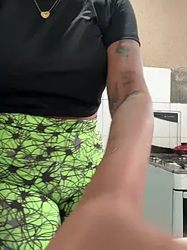 Snapshot of Manu_Manu05 chatting on 04/08/26, 05:13 Manu Manu05 online show from 04/08/26, 05:13