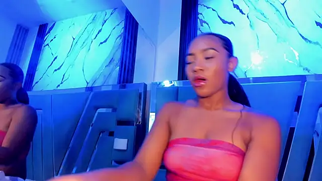 Snapshot of emii_brown chatting on 04/08/26, 01:38 emii brown online show from 04/08/26, 01:38