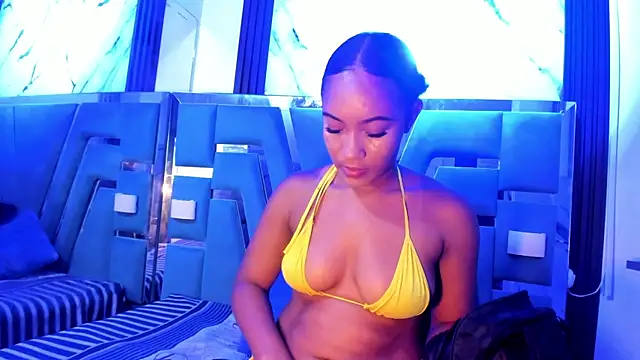 Snapshot of emii_brown chatting on 04/12/26, 03:28 emii brown online show from 04/12/26, 03:28