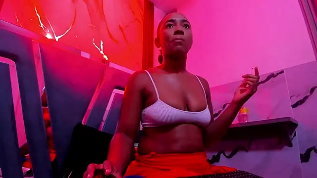 Snapshot of emii_brown chatting on 04/15/26, 01:45 emii brown online show from 04/15/26, 01:45