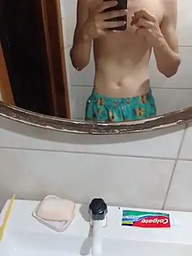 Snapshot of ONixCris chatting on 03/03/26, 10:04 ONixCris online show from 03/03/26, 10:04