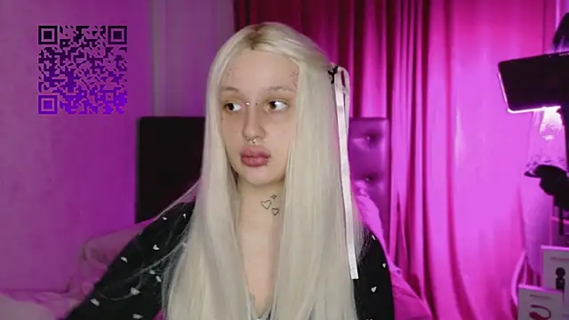 Snapshot of Lolykari chatting on 03/19/26, 07:51 Lolykari online show from 03/19/26, 07:51