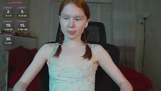 Snapshot of Nellie_baby chatting on 07/10/26, 07:16 Nellie baby online show from 07/10/26, 07:16
