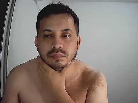 Snapshot of JonatanBail chatting on 02/15/26, 12:47 JonatanBail online show from 02/15/26, 12:47