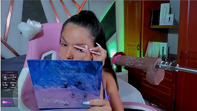 Snapshot of isa_kolins chatting on 03/26/26, 12:11 isa kolins online show from 03/26/26, 12:11