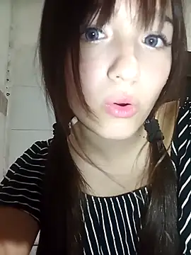 dieciochoyundia online show from 02/15/26, 12:18