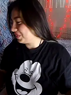 Snapshot of SakuraDoll7u7 chatting on 04/11/26, 01:43 SakuraDoll7u7 online show from 04/11/26, 01:43