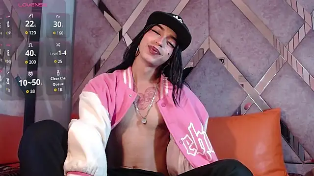 Snapshot of MeghanQueen__ chatting on 02/24/26, 06:00 MeghanQueen online show from 02/24/26, 06:00