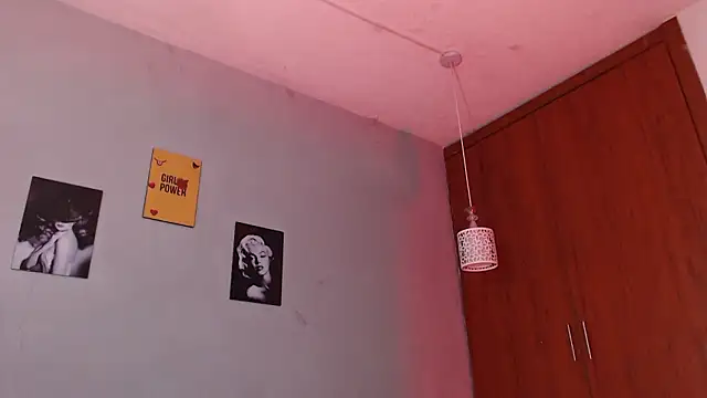 Snapshot of arianna_rossi11 chatting on 03/18/26, 12:41 arianna rossi11 online show from 03/18/26, 12:41