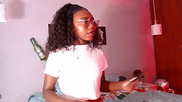 Snapshot of arianna_rossi11 chatting on 03/19/26, 12:42 arianna rossi11 online show from 03/19/26, 12:42