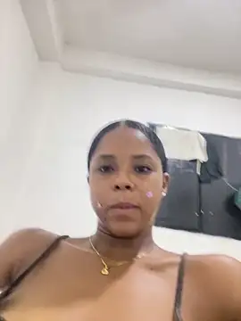 Snapshot of LIA_PARKERR chatting on 04/15/26, 11:38 LIA PARKERR online show from 04/15/26, 11:38