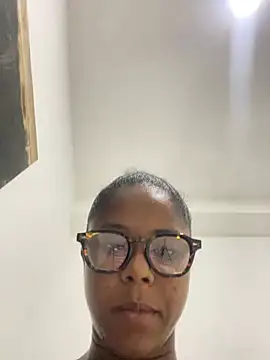 LIA PARKERR online show from 05/24/26, 02:27
