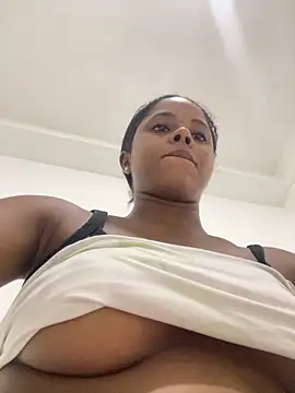 LIA PARKERR online show from 05/27/26, 07:33