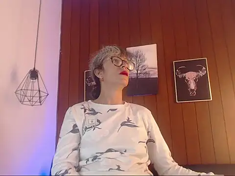 Snapshot of laurasofia45 chatting on 02/26/26, 01:26 laurasofia45 online show from 02/26/26, 01:26