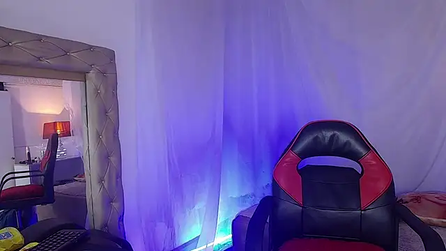 Snapshot of laurasofia45 chatting on 04/11/26, 05:34 laurasofia45 online show from 04/11/26, 05:34