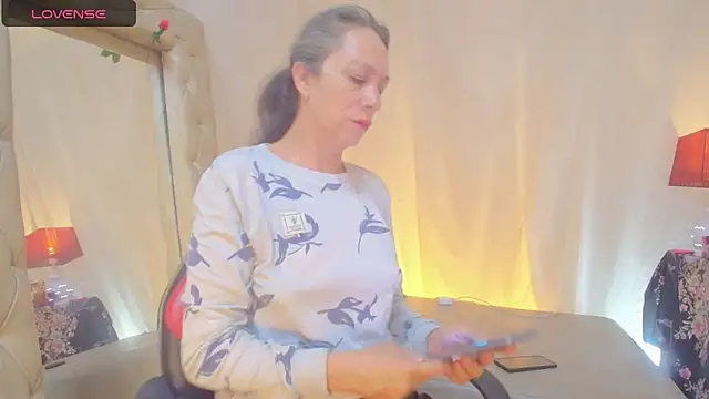 Snapshot of laurasofia45 chatting on 07/11/26, 10:51 laurasofia45 online show from 07/11/26, 10:51