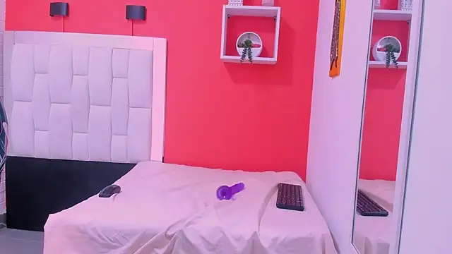 Snapshot of Roxy_sexy69_ chatting on 02/20/26, 06:26 Roxy sexy69 online show from 02/20/26, 06:26