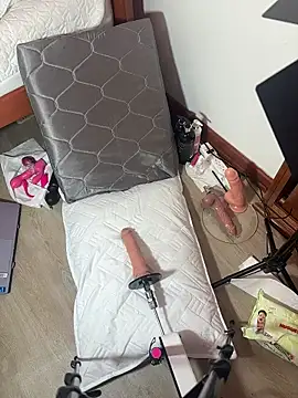 Snapshot of kloe__t18 chatting on 03/29/26, 07:41 kloe t18 online show from 03/29/26, 07:41